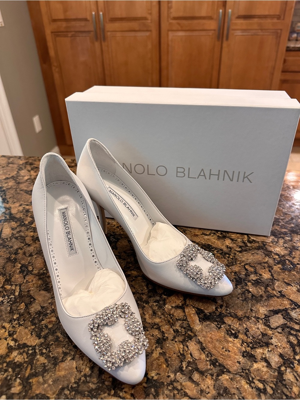 NEW Manolo Blahnik Hangisi Size 37 1/2 (US 7.5)